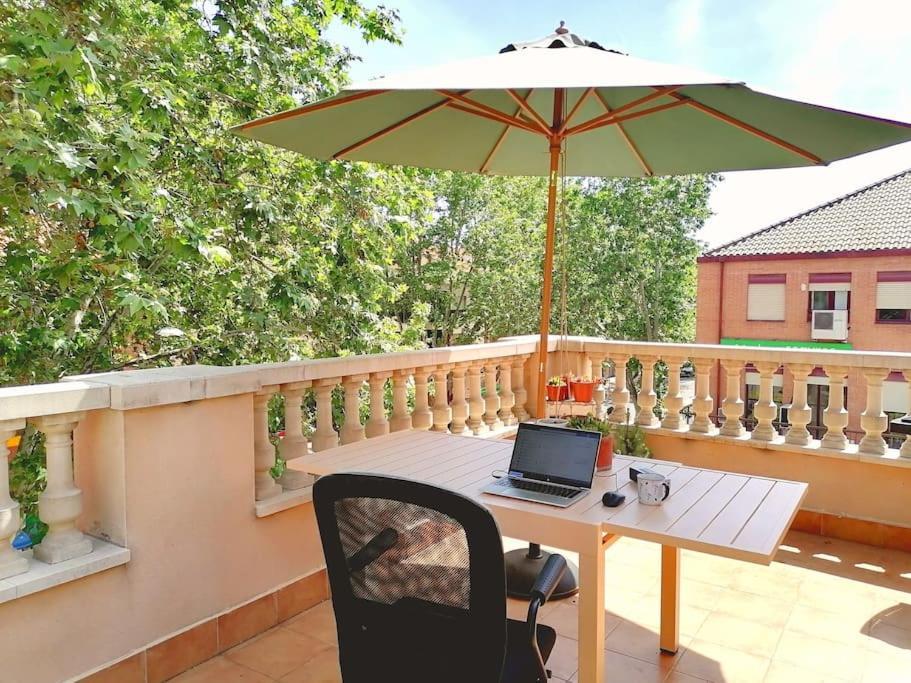 Atico Con Terraza Y Chimenea Junto A Universidad Алькала-де-Енарес Екстер'єр фото